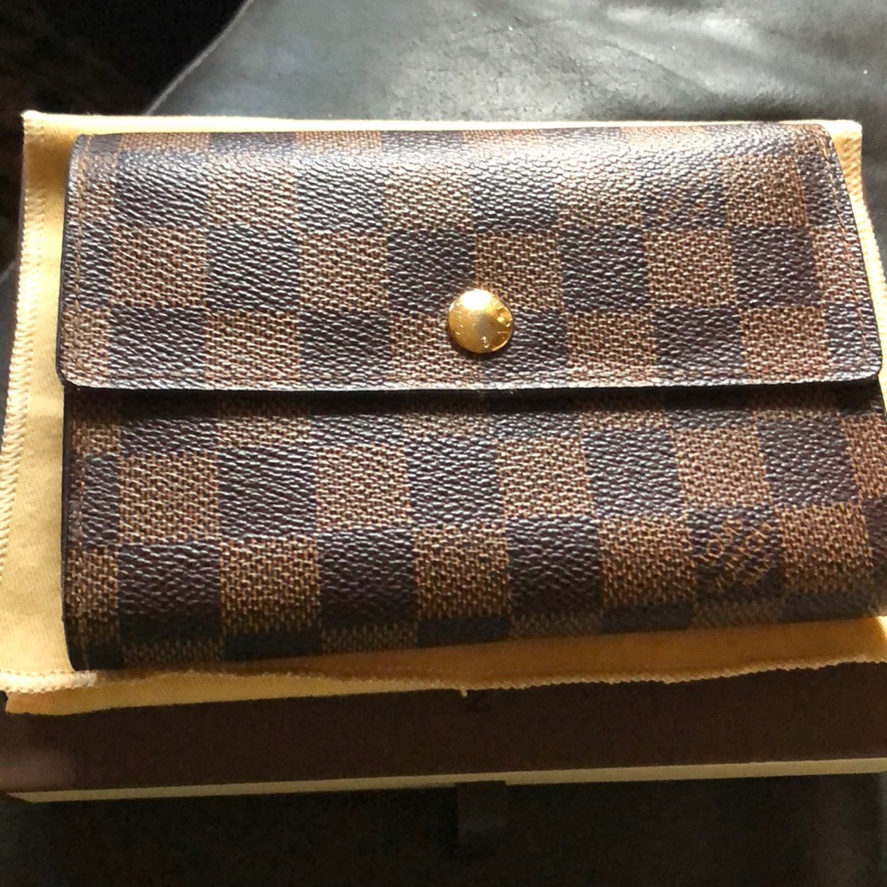 LV wallet